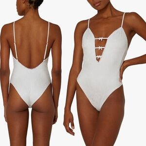 WeWoreWhat Bow One Piece Swimsuit Floral Jacquard White Size Medium NWT